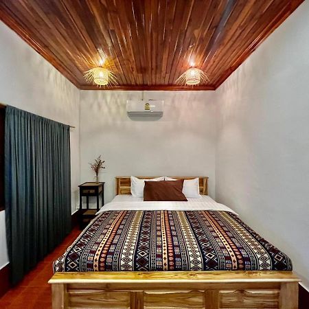 La Casa Hostel Luang Prabang Exterior foto